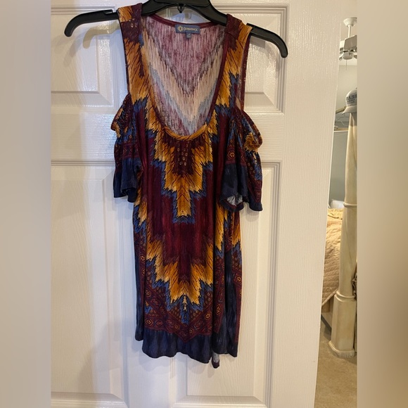Democracy southwestern Abstract Cold Shoulder Top - Picture 10 of 10